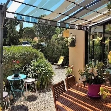 Les Reales Apartment